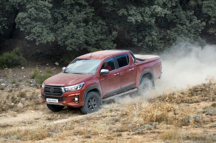  Toyota Hilux Legend Raider Double Cab 2018 года  (ES) (фото 8 из 40)